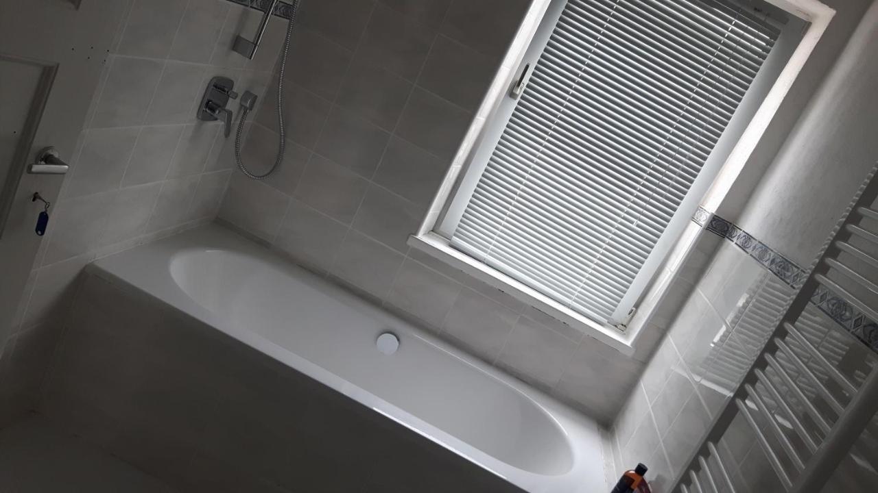 Alter Deutscher Ring Krefeld Buitenkant foto