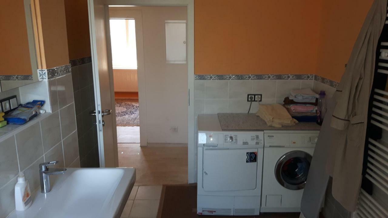 Alter Deutscher Ring Krefeld Buitenkant foto